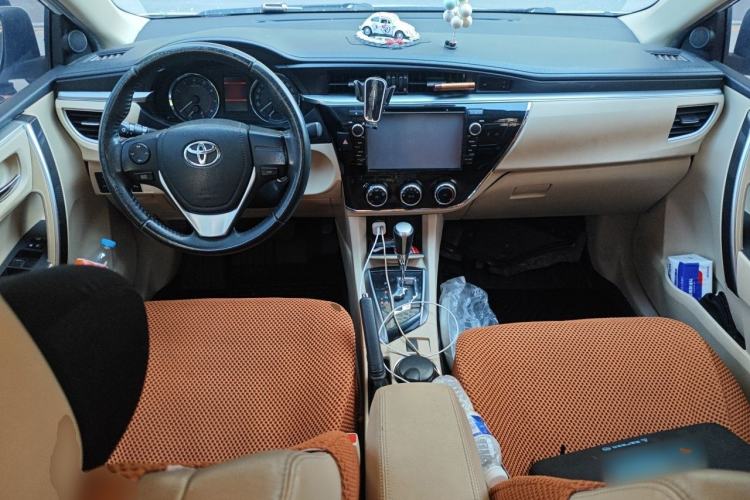 Used Toyota Corolla 2014 1.6L CVT GL-i Leather Edition Center Console