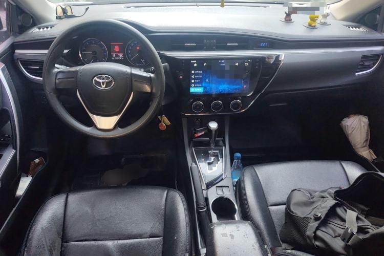 Used Toyota Corolla 2014 1.6L CVT GL-i Center Console
