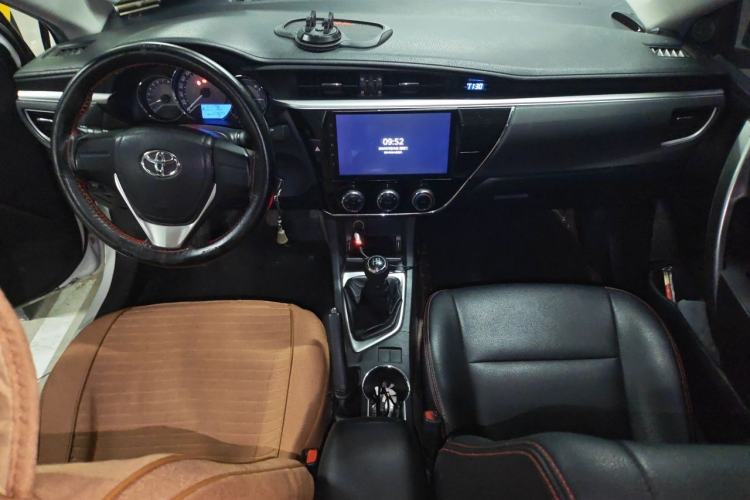 Used Toyota Corolla 2014 1.6L Manual GL Center Console