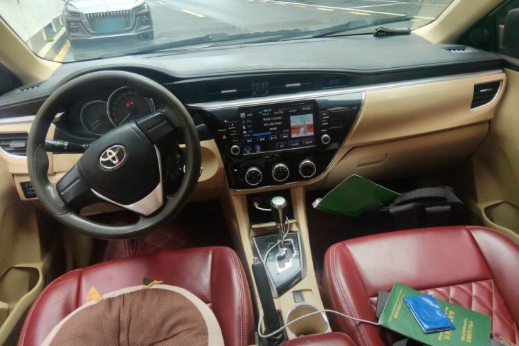 Used Toyota Corolla 2014 1.6L CVT GL Center Console