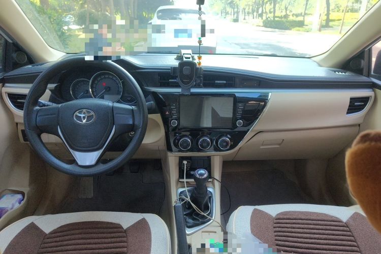 Used Toyota Corolla 2014 1.6L Manual GL Center Console