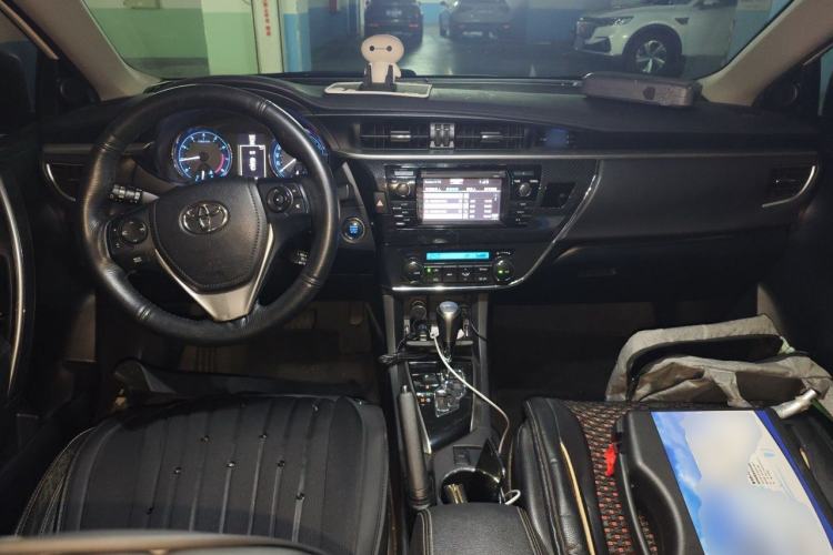 Used Toyota Corolla 2014 1.8L CVT GLX-i Center Console