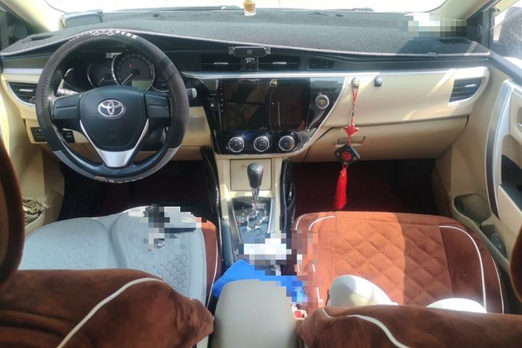 Used Toyota Corolla 2014 1.6L CVT GL Center Console
