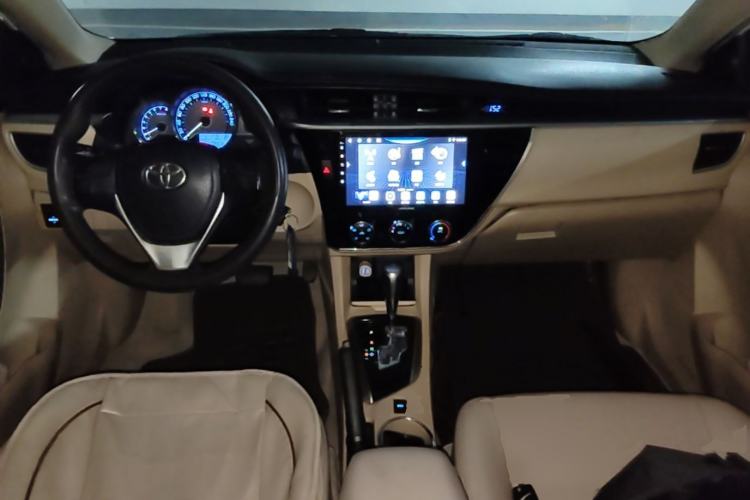 Used Toyota Corolla 2014 1.6L CVT GL Center Console