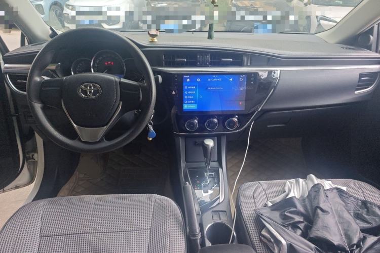 Used Toyota Corolla 2014 1.6L CVT GL Center Console