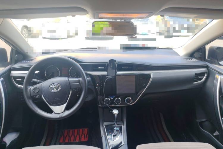 Used Toyota Corolla 2014 1.6L CVT GL-i Leather Edition Center Console