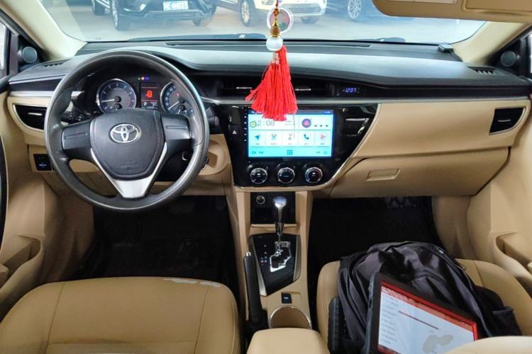 Used Toyota Corolla 2014 1.6L CVT GL-i Center Console