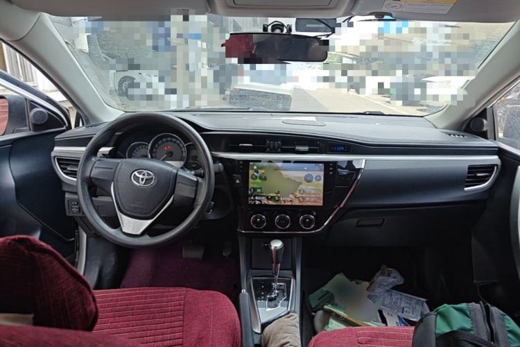 Used Toyota Corolla 2014 1.6L CVT GL Center Console