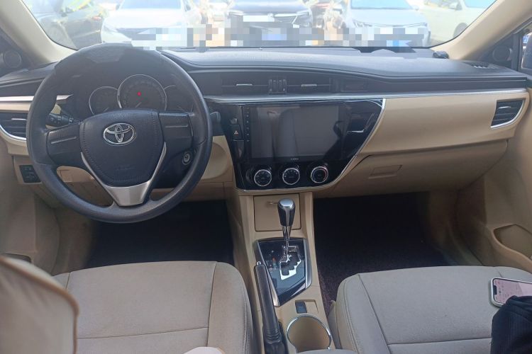 Used Toyota Corolla 2014 1.6L CVT GL Center Console