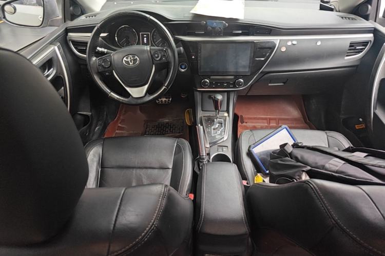 Used Toyota Corolla 2014 1.8L CVT GLX-i Center Console