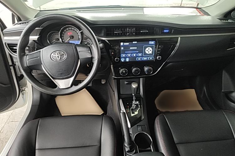 Used Toyota Corolla 2014 1.6L CVT GL Center Console