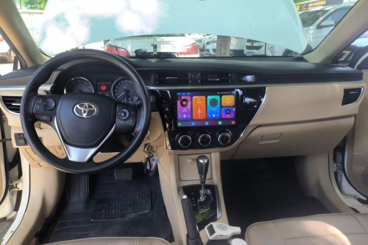 Used Toyota Corolla 2014 1.6L CVT GL-i Center Console
