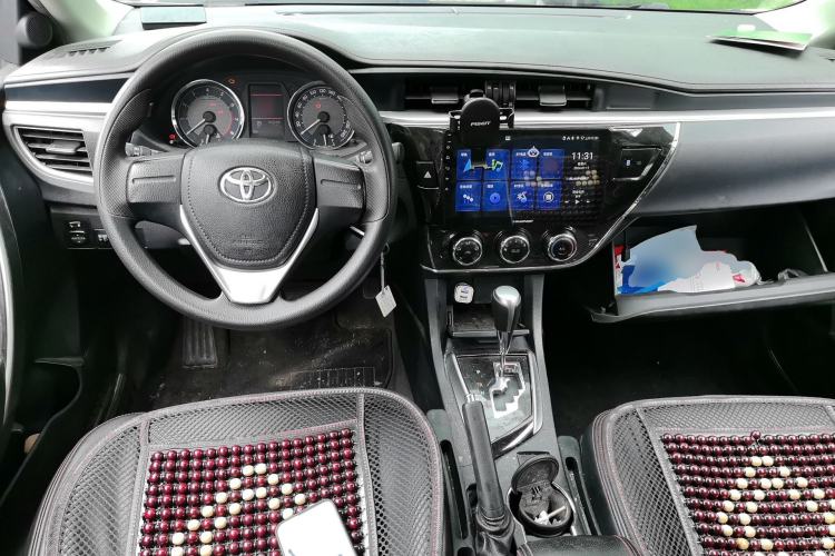 Used Toyota Corolla 2014 1.6L CVT GL-i Center Console