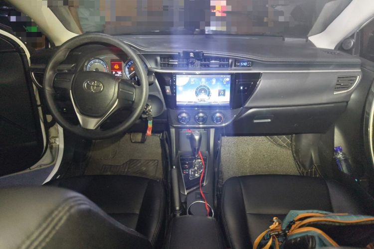 Used Toyota Corolla 2014 1.6L CVT GL-i Center Console