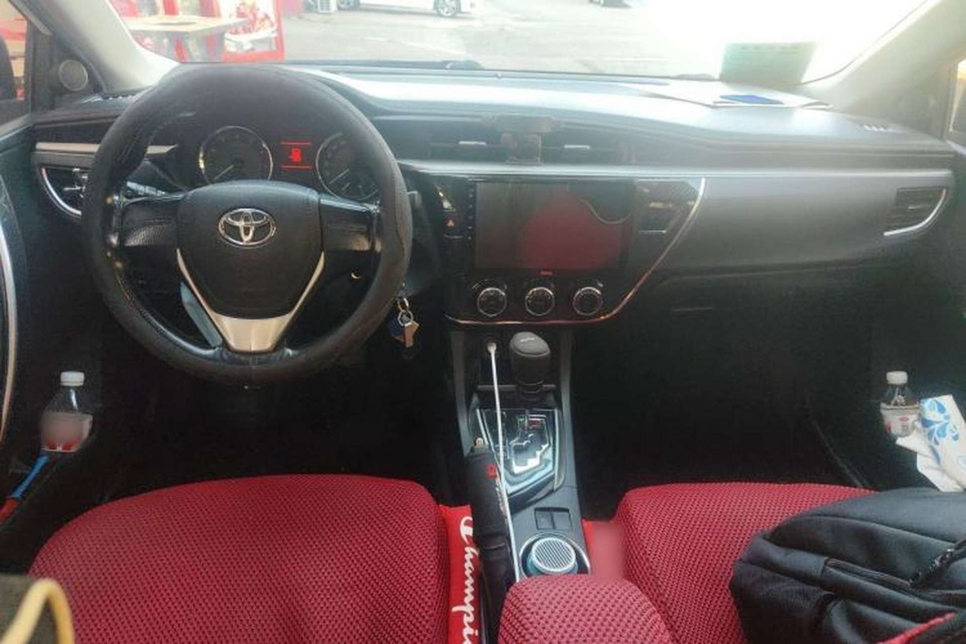 Used Toyota Corolla 2014 1.6L CVT GL-i Center Console