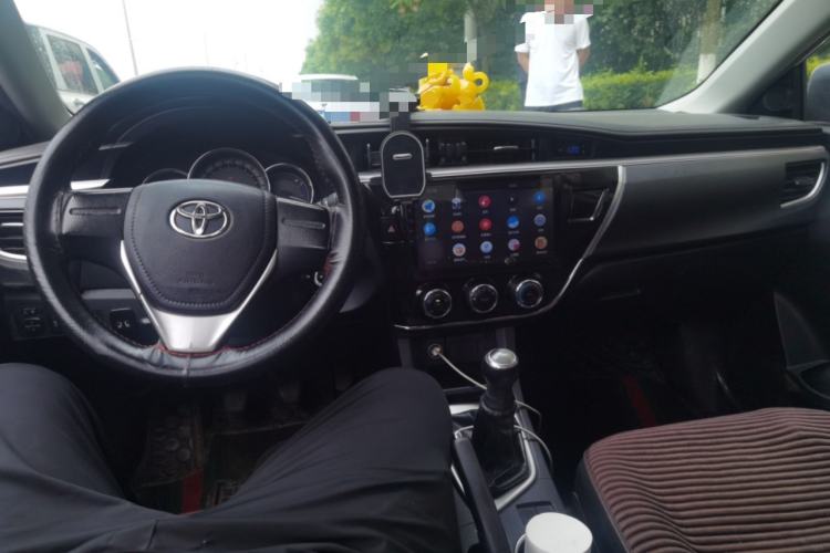 Used Toyota Corolla 2014 1.6L Manual GL Center Console