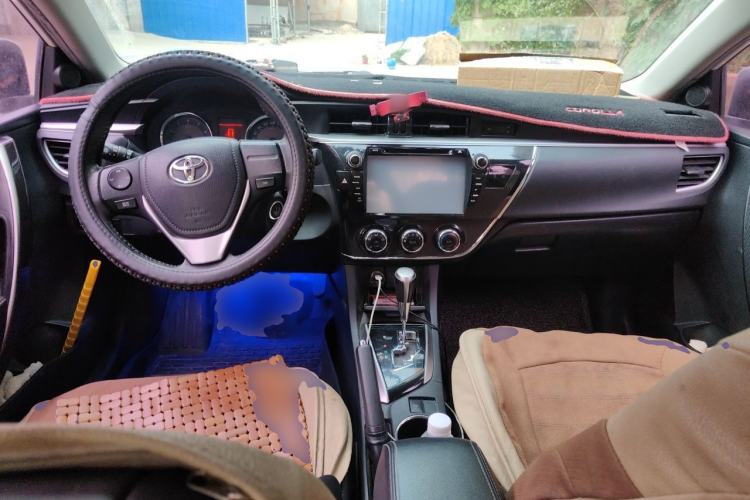 Used Toyota Corolla 2014 1.6L CVT GL-i Leather Edition Center Console