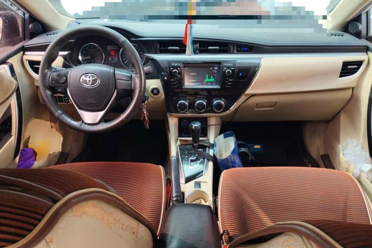 Used Toyota Corolla 2014 1.6L CVT GL-i Center Console