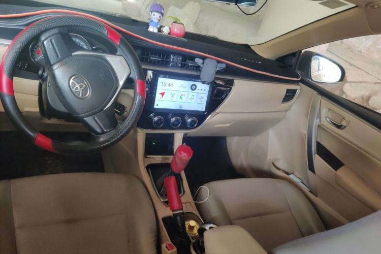 Used Toyota Corolla 2014 1.6L Manual GL Center Console