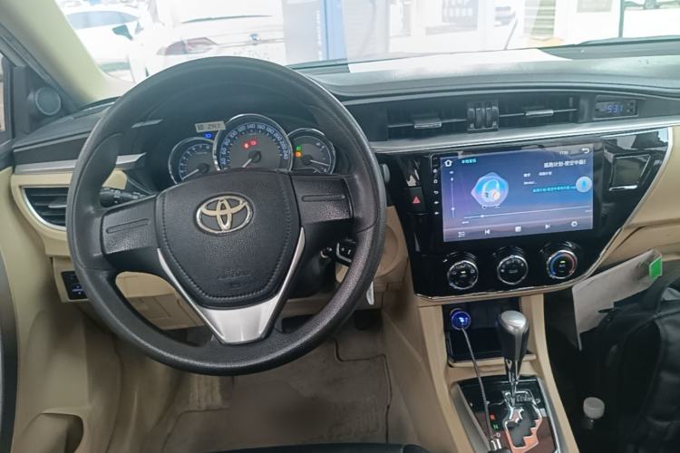 Used Toyota Corolla 2014 1.6L CVT GL Center Console