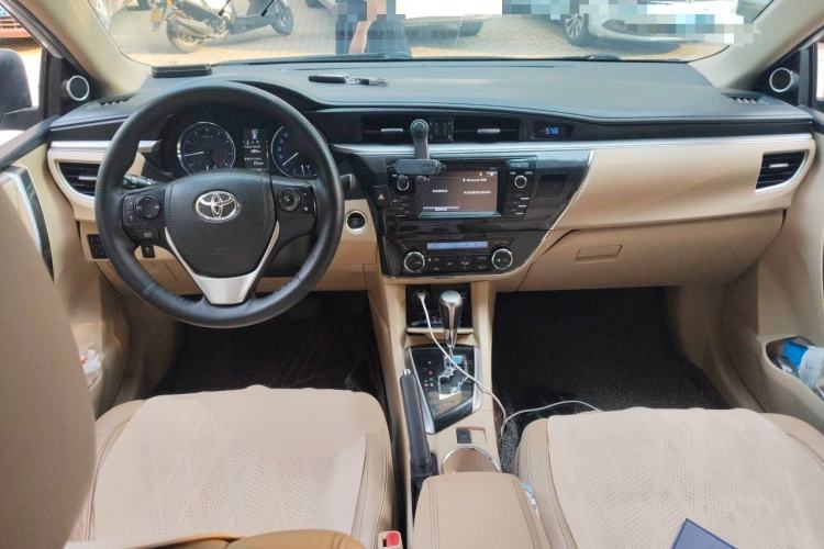 Used Toyota Corolla 2014 1.8L CVT GLX-i Center Console