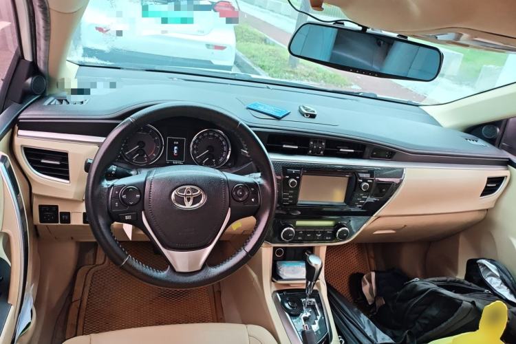 Used Toyota Corolla 2014 1.8L CVT GLX-i Center Console