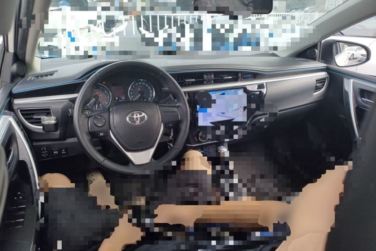 Used Toyota Corolla 2014 1.6L CVT GL-i Leather Edition Center Console