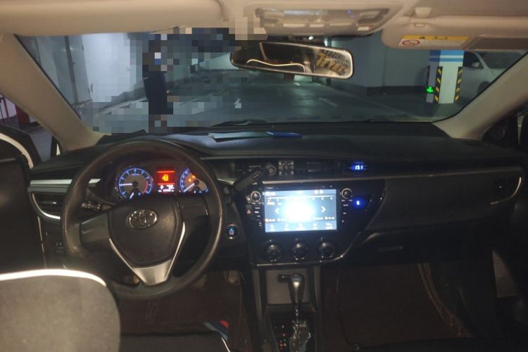 Used Toyota Corolla 2014 1.6L CVT GL-i Center Console