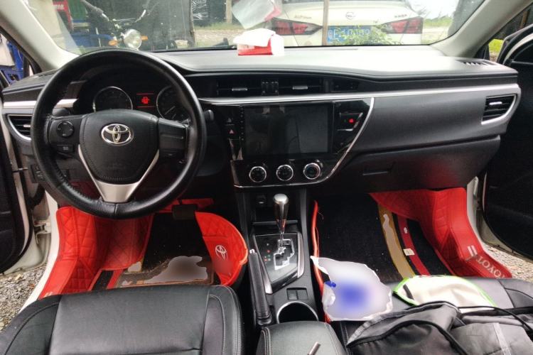 Used Toyota Corolla 2014 1.6L CVT GL-i Leather Edition Center Console