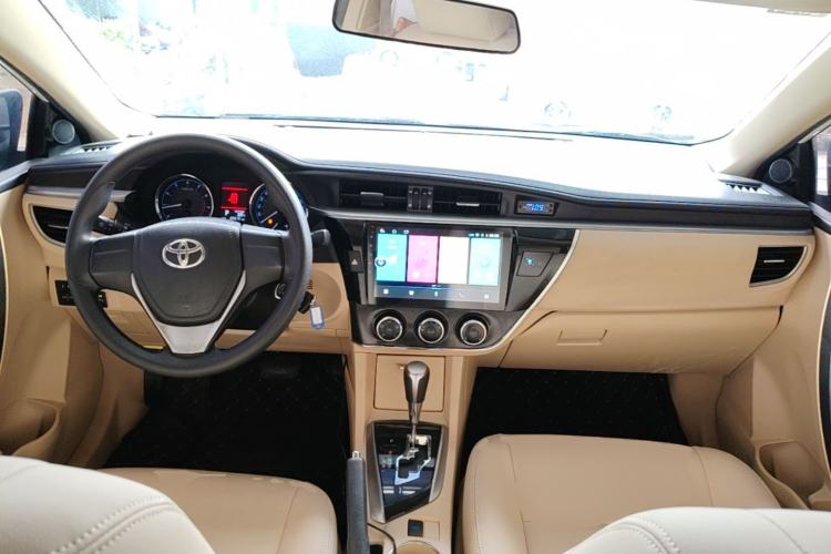 Used Toyota Corolla 2014 1.6L CVT GL-i Center Console