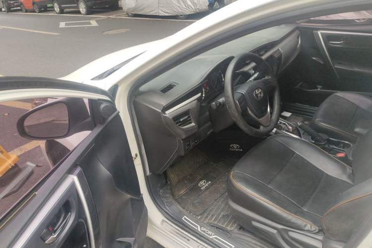 Used Toyota Corolla 2014 1.6L CVT GL-i Driver Seat