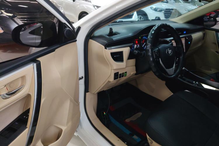 Used Toyota Corolla 2014 1.6L CVT GL-i Driver Seat