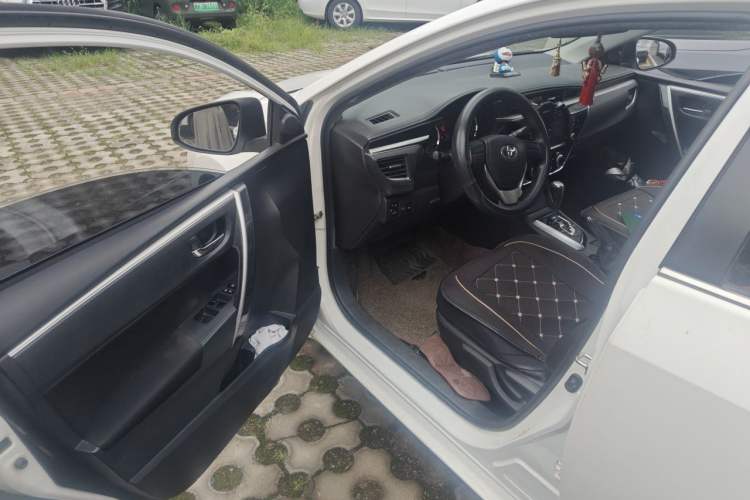 Used Toyota Corolla 2014 1.6L CVT GL-i Driver Seat