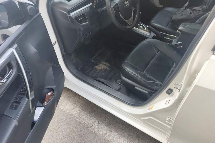 Used Toyota Corolla 2014 1.6L CVT GL-i Driver Seat