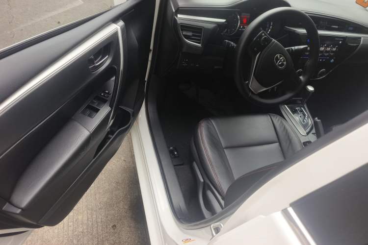Used Toyota Corolla 2014 1.6L CVT GL-i Driver Seat