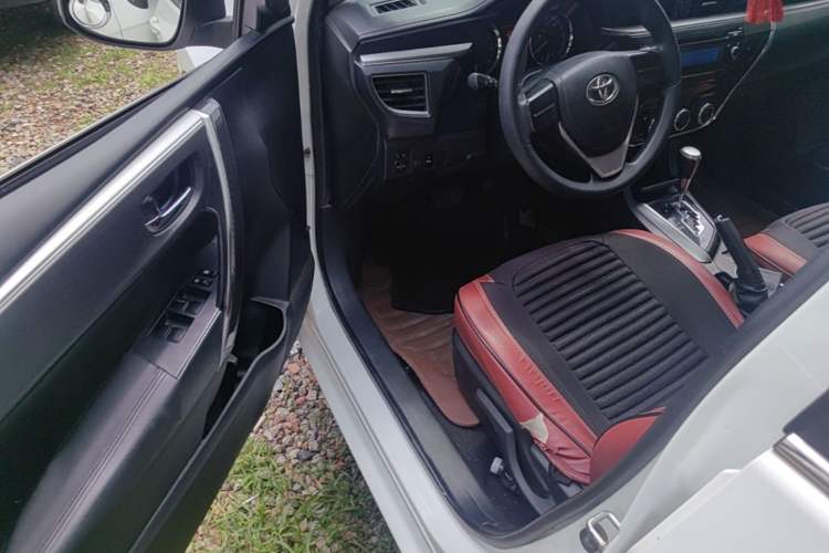 Used Toyota Corolla 2014 1.6L CVT GL-i Driver Seat