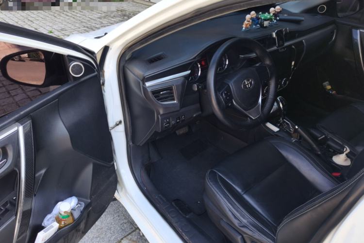 Used Toyota Corolla 2014 1.6L CVT GL-i Leather Edition Driver Seat