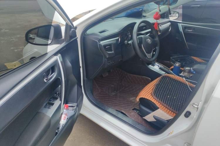 Used Toyota Corolla 2014 1.6L CVT GL-i Driver Seat