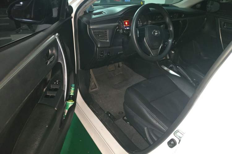 Used Toyota Corolla 2014 1.6L CVT GL-i Driver Seat