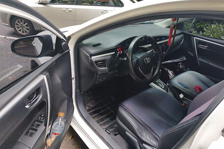 Used Toyota Corolla 2014 1.6L CVT GLX-i Driver Seat