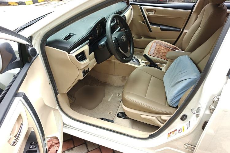 Used Toyota Corolla 2014 1.6L CVT GL-i Driver Seat