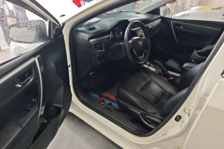 Used Toyota Corolla 2014 1.6L CVT GL-i Driver Seat