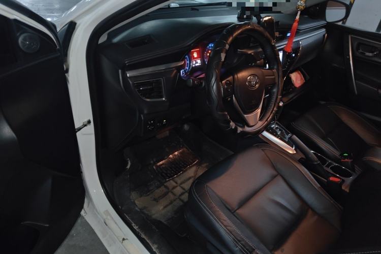 Used Toyota Corolla 2014 1.6L CVT GL-i Leather Edition Driver Seat