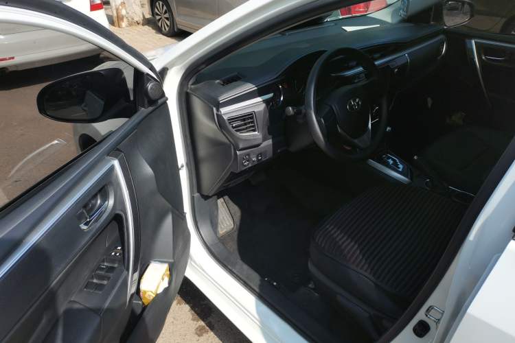 Used Toyota Corolla 2014 1.6L CVT GL-i Driver Seat