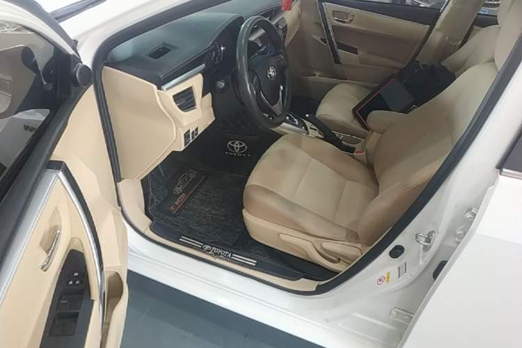 Used Toyota Corolla 2014 1.6L CVT GL-i Driver Seat