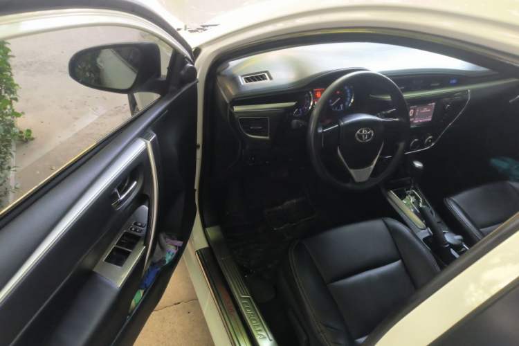 Used Toyota Corolla 2014 1.6L CVT GL-i Driver Seat