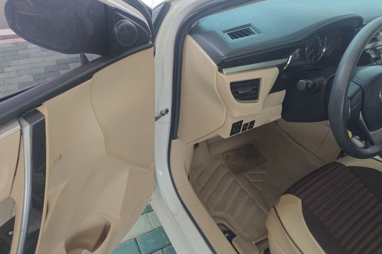 Used Toyota Corolla 2014 1.6L CVT GL-i Driver Seat