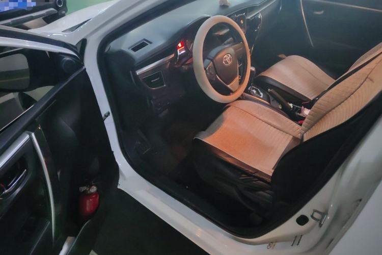 Used Toyota Corolla 2014 1.6L CVT GL-i Leather Edition Driver Seat