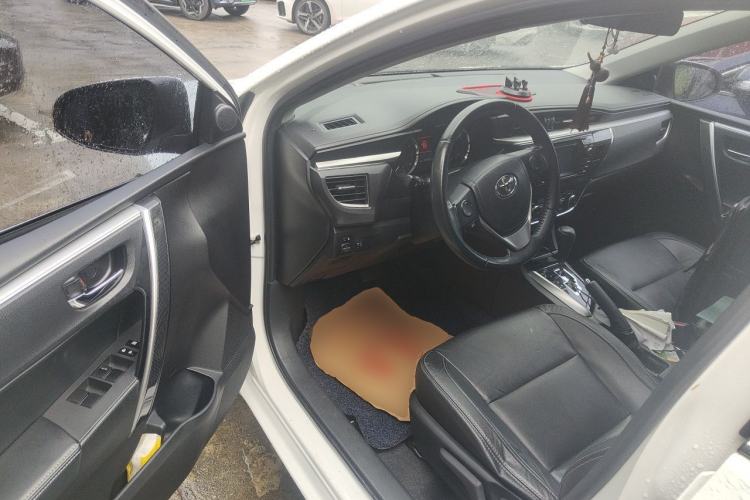 Used Toyota Corolla 2014 1.6L CVT GLX-i Driver Seat