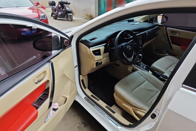 Used Toyota Corolla 2014 1.6L CVT GL-i Driver Seat